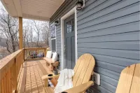 Hillside Hideaway Boho 3BR Home w Gameroom, Waffle Bar, Gas Fire Pit, Mtn Views!