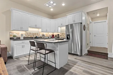 Work Here!! King Bed, 400+ Mbps WiFi, BYU Отели в г. Прово