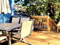 Immaculate Cottage in the Historic District.  Quiet street, large fenced yard. Hotels in Washington