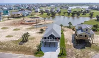 3 Bedroom/2 Bath Tropical Sunset Lagoon Style Hotels near Salt Cedar Avenue Beach Access Point #36