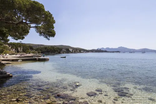 Beautiful apartment on the seafront Hotels in Port de Pollenca