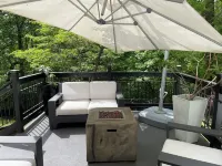 CHATEAU VILLA, seats on 7 acres, secluded, minutes from Truist Baseball Stadium