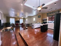 The Landing at Main Street Suites: Cozy apartment in downtown Van Buren, AR