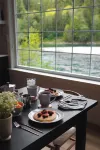 Riverside Retreat - Skagit River with hot tub+fire pit+views