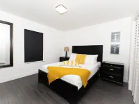 Cheerful 3-bedroom villa with heater pool.