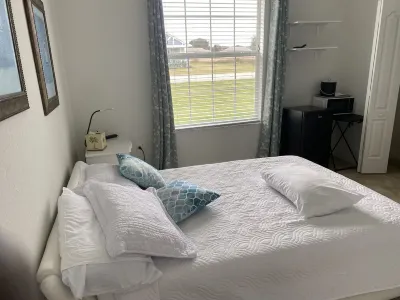 Lakefront Fishing/Kayaking/Boating House WWOJ-FM Avon Park附近的飯店