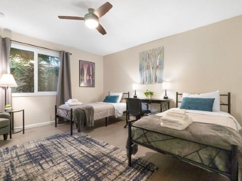 Blue Desert Inn~Family Haven near ASU/Airport