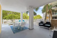 Baytowne Wharf UPDATED Condo: Large Balcony, Private Pool & Gym, Near Beach!