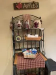Rural cozy and quaint farmhouse with secluded patio and 15 minute drive to town.