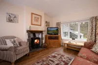 Tulip Cottage ideal Riverside Location, Lake District  Park,withlog burner. Hotels in Whitwell and Selside