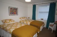 Bright, cosy lower floor flat in Victorian listed villa