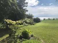 Roomy Quiet Home Overlooking Lake Michigan