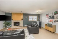 Retro Haven - mid-century modern styling - 4 bedrooms, 2.5 baths,