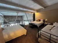 Sleeps 8 in Downtown Sandusky Minutes from Cedar Point &Sports Force