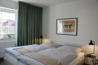 Detached modern vacation home with large garden near the dyke! Hotel a Dornum