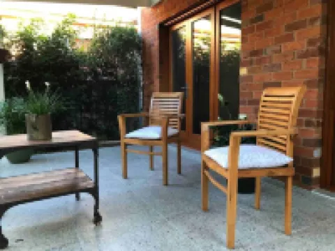 CBD luxury - near cafes, parks & art. Free bikes