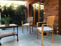 CBD luxury - near cafes, parks & art. Free bikes