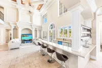 Casa Bella-Vita Luxurious Waterfront Living