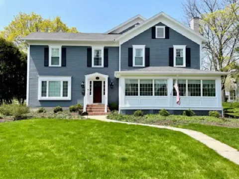 Simply Stunning Home in DT Lake Geneva W/Game room! Hotels in 