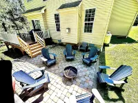 Lake view 4-bedrooms house for 12 people in gated community in peaceful Pocono