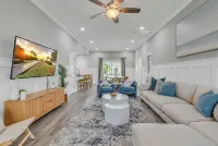 Private Heated Pool/Golf Cart/New Home/Beach Gear