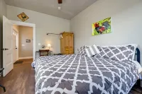 The Sterling- walk to everything Luray has to offer! Chef available