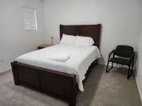 Whole house with two garage with full kitchen, spacious and nice view on patio.