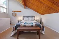 Whitefish Mountain Ski Condo - 1 BR, Kitchen, Hot Tub/Spa