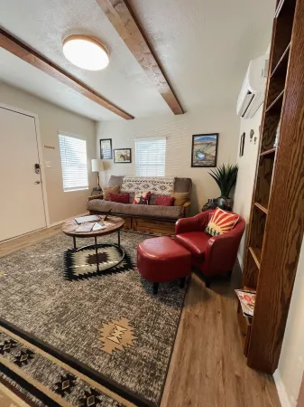 Cozy little home "West of the Pecos