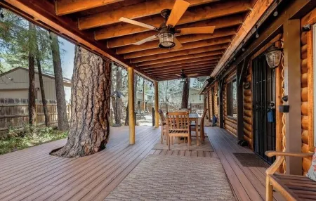 Cozy Cabin Retreat in Munds Park