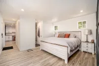 Beautiful Updated Home on Dahlia St Central Denver w/ big yard