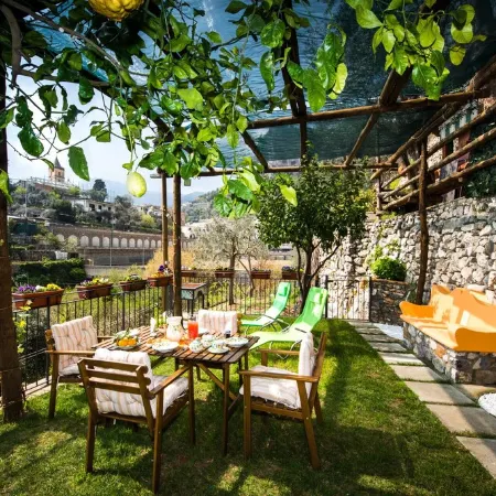 Villa Laura, amazing breakfast, private outdoor hot tub, Positano, Amalfi coast