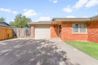 Self Check-in #2 - Full Kitchen - Modern Design - Central