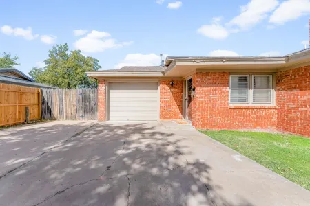 Self Check-in #2 - Full Kitchen - Modern Design - Central