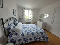 VILLA 3 STARS 10 PEOPLE SWIMMING POOL SHOPS 1.2 km BEACHES