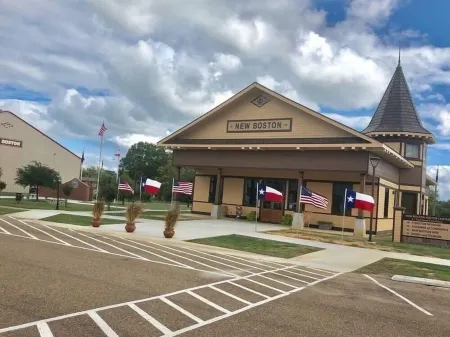 Fox Run Cabin with WiFi Right on 130 Mile Hike-Bike and Equestrian Trail.