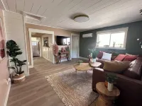 Boho 1-bedroom house with WiFi, AC in downtown Manistee