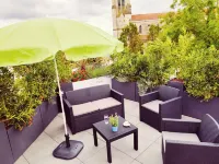 Central apartment with beautiful furnished terrace Hotels in La Tremblade