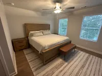 NEW Spacious Lake Oconee Townhome! Stunning views & 100's feet of waterfront!