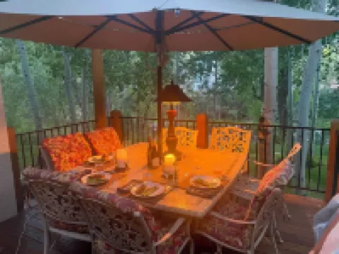 Private Hot tub/Fire Table on Large Deck overlooking Eagle River! Fly-fishing! Hotels in Edwards