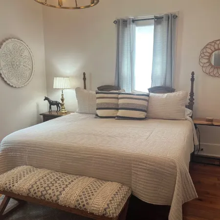 Cottage Downtown Aiken*Horse Events*Pet Friendly*Polo*Golf