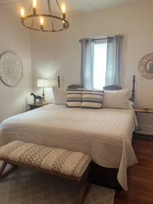Cottage Downtown Aiken*Horse Events*Pet Friendly*Polo*Golf