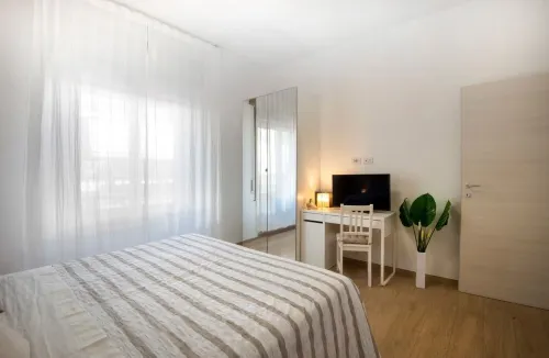 Convenient for Motorway (Però Exit) and for Those Using Public Transport ( Però)