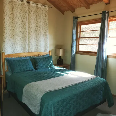 Cozy Ridge Top Mountain Cabin - A World Away