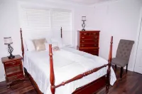 Beautiful, peaceful & spacious home. Hotels in Clanton