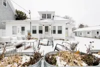 Adorable Beach House Across the Street From Beach!