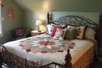 Martha's Guest Suite: Less than 3 miles from Sight and Sound Theater.