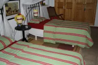 Unique authentic finca with pool and wide views of the sea and mountains Hotels in Sayalonga