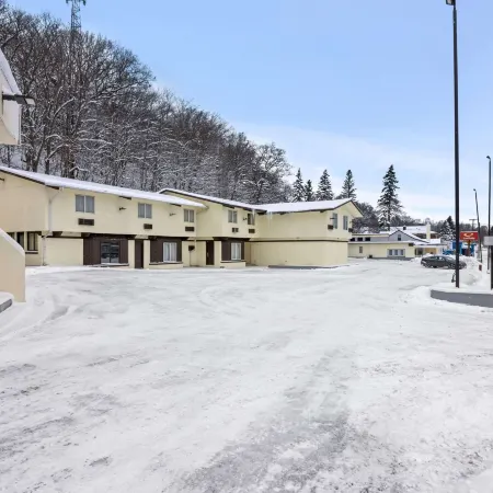 Econo Lodge Manistee