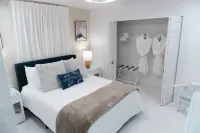 Villa in Miami with Heated Pool & Salt System